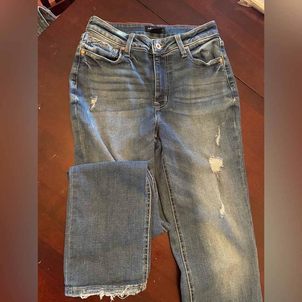 Stylish Blue Distressed Women Jeans